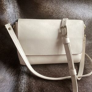 Portland Leather Goods The Metro Leather Crossbody Handbag